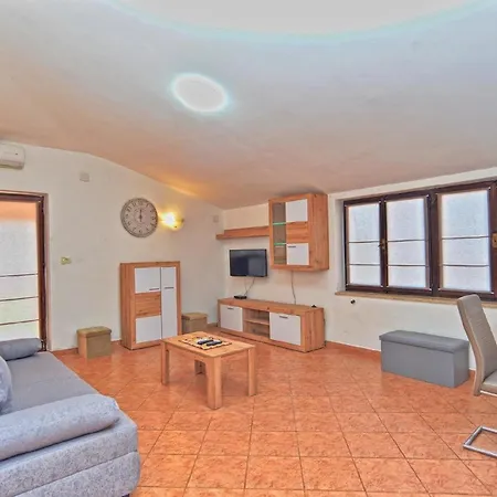 Mit Privatpool Fuer 16 Personen Ca 245 Qm In Pula-fondole, Istrien Istrische Riviera