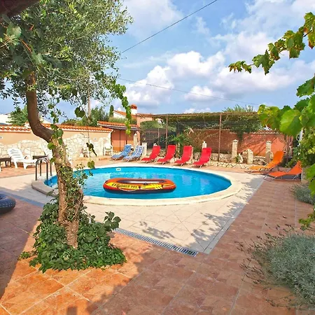 Hébergement de vacances Mit Privatpool Fuer 16 Personen Ca 245 Qm In Pula-fondole, Istrien Istrische Riviera Štinjan
