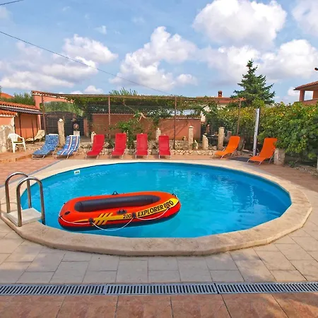 Mit Privatpool Fuer 16 Personen Ca 245 Qm In Pula-fondole, Istrien Istrische Riviera *